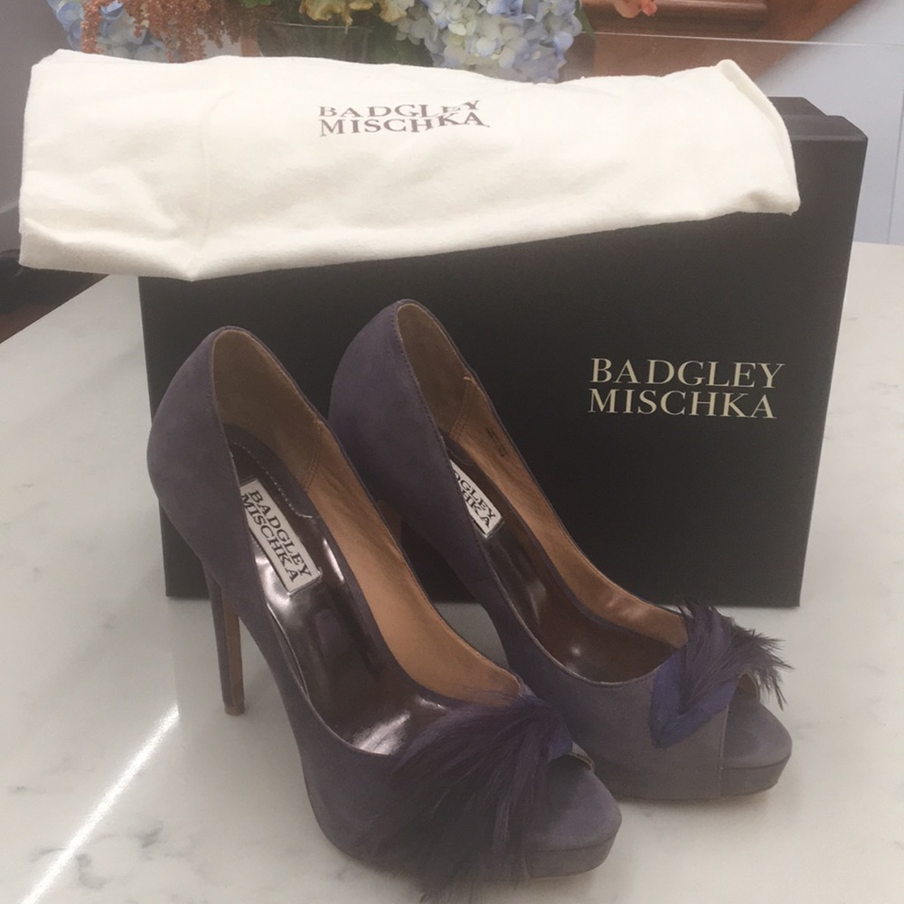 Badgley Mischka "Ginnie" Suede Open Toe Pump sz 7